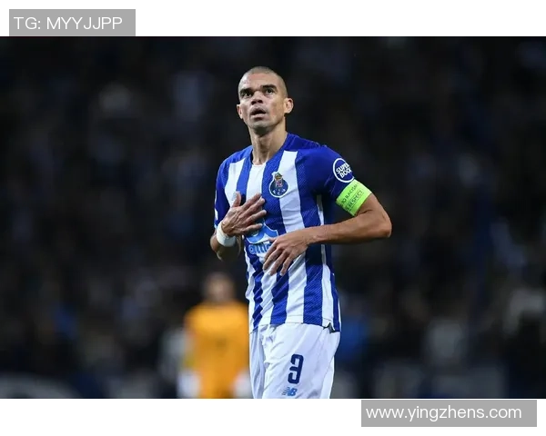 足球球星戴墨镜酷帅头像展现个性与魅力的独特风采 足球球星戴墨镜酷帅头像展现个性与魅力的独特风采